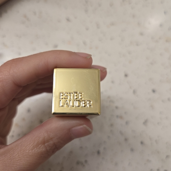 Estee Lauder Lipstick - Picture 6 of 8